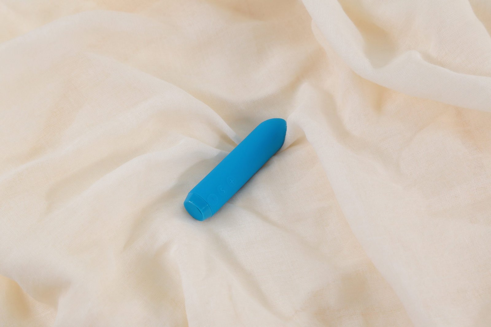 Je Joue Classic Bullet Vibrator Rechargeable Silicone with Finger Sleeve Teal - Image 8
