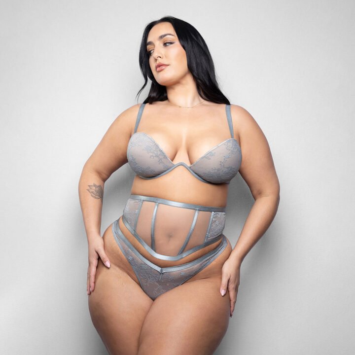Fantasy Lingerie Elusive Mila Molded Cup Bra, Waist Cincher and Thong Panty XL/2XL